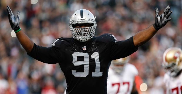 Oakland Raiders DE Justin Tuck announces retirement from NFL