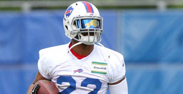 I've gathered 13 photos of NFL players and their practice Visors