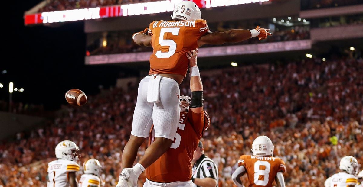 Texas Football: Bijan Robinson Talks NIL, Donating Backpacks In Austin