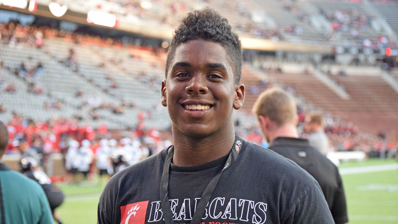 2025 QB Jahmeir Spain loves Louisville's family atmosphere and pass-happy  offense