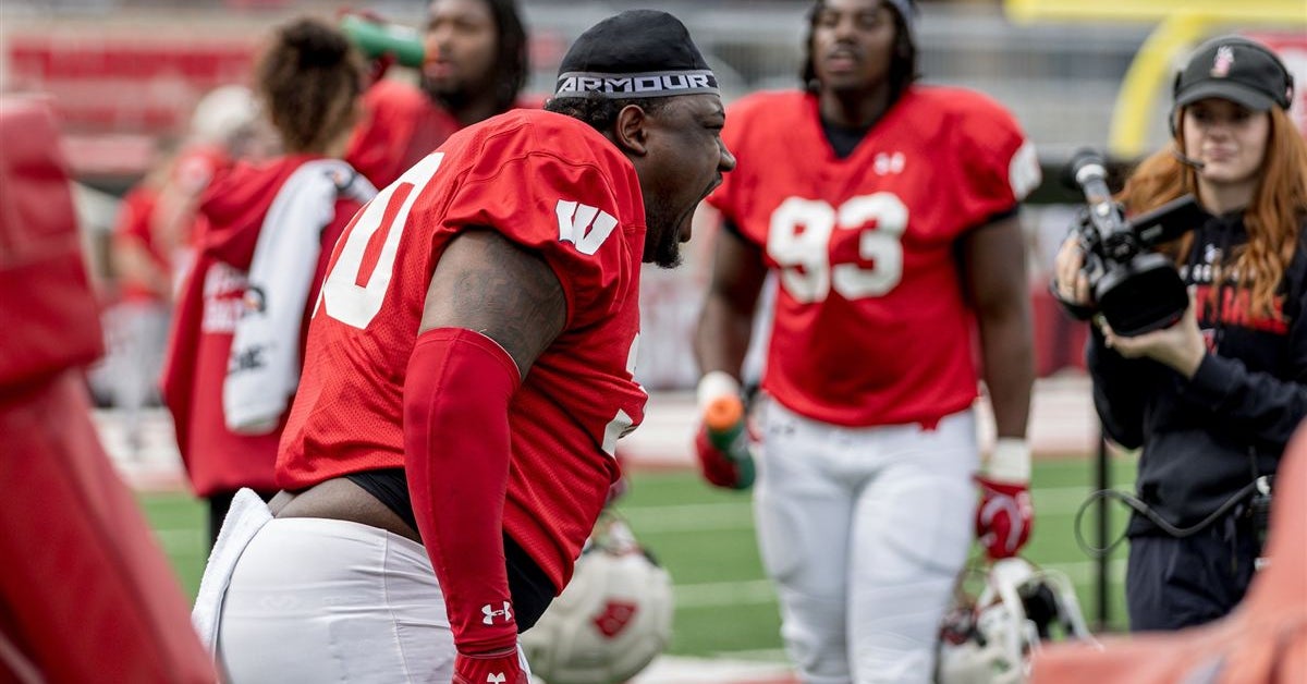 Camp Intel: Defense swarms throughout Wisconsin’s fifth practice