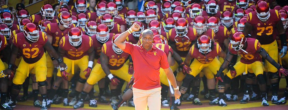 USC's Lynn Swann spends a Saturday in Virginia signing autographs