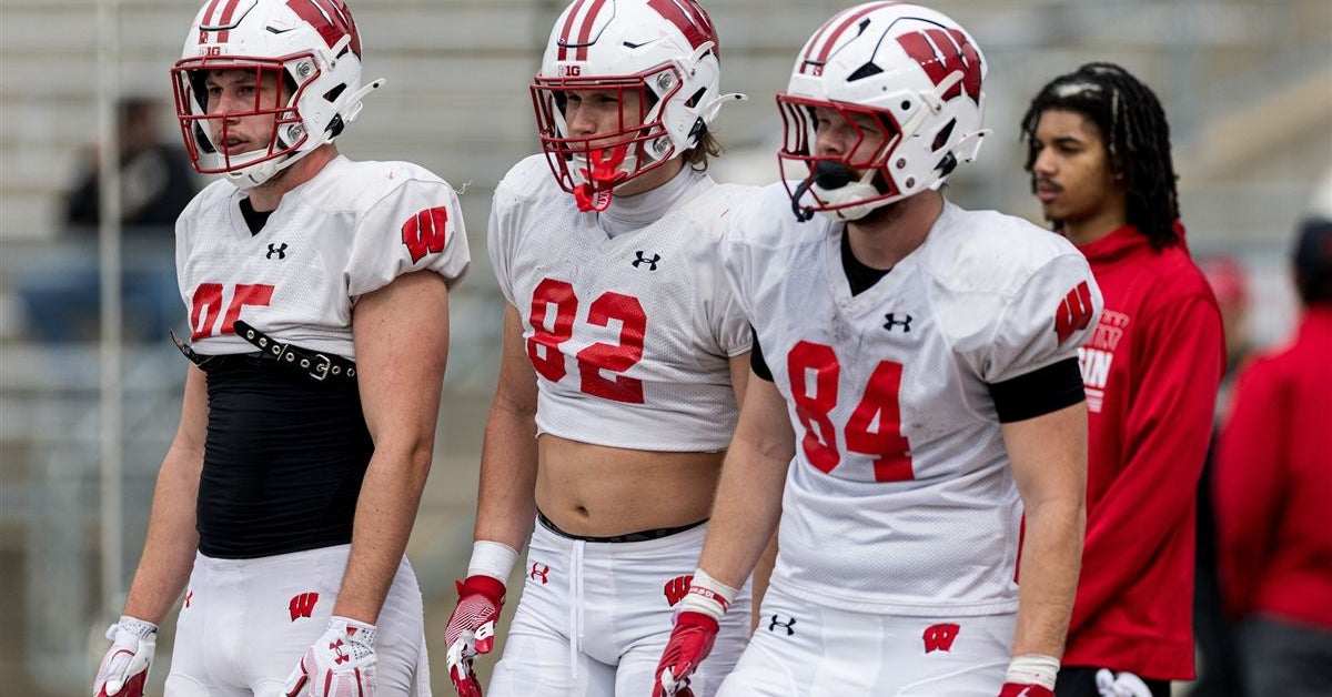 Wisconsin's 'play-hard' tight end room looking to spark momentum with multiplicity