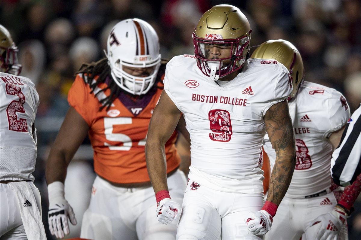 Boston College's Zion Johnson dominates at NFL Combine bench press - The  Boston Globe