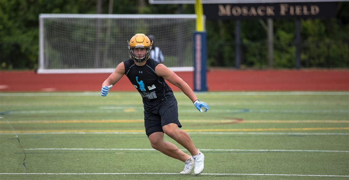 Jacksonville Jaguars linebacker Dax Hollifield performs a drill