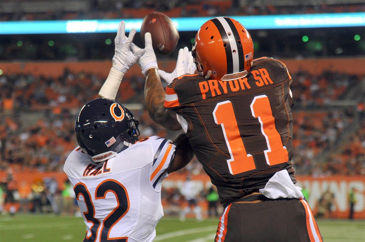 Cleveland Browns wide receiver Dennis Parks (83) warms up before