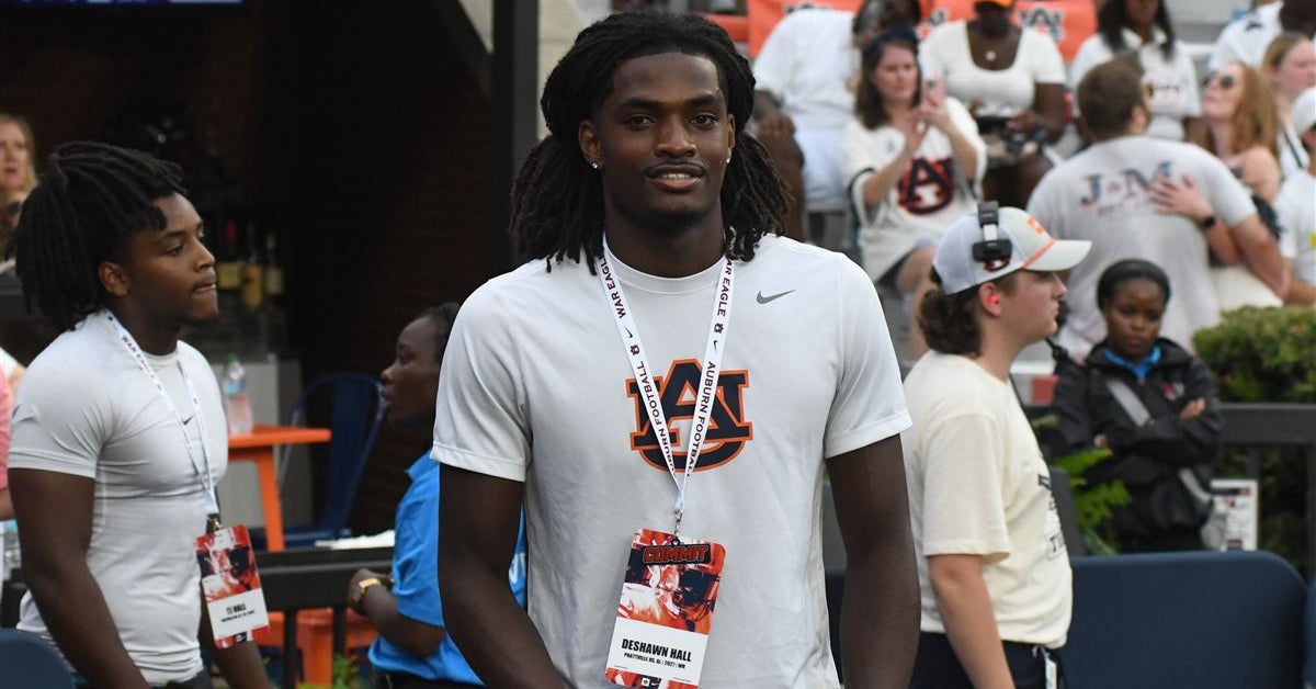 Top247 WR commit Deshawn Hall sees a 'more comfortable, more fluid' Auburn team