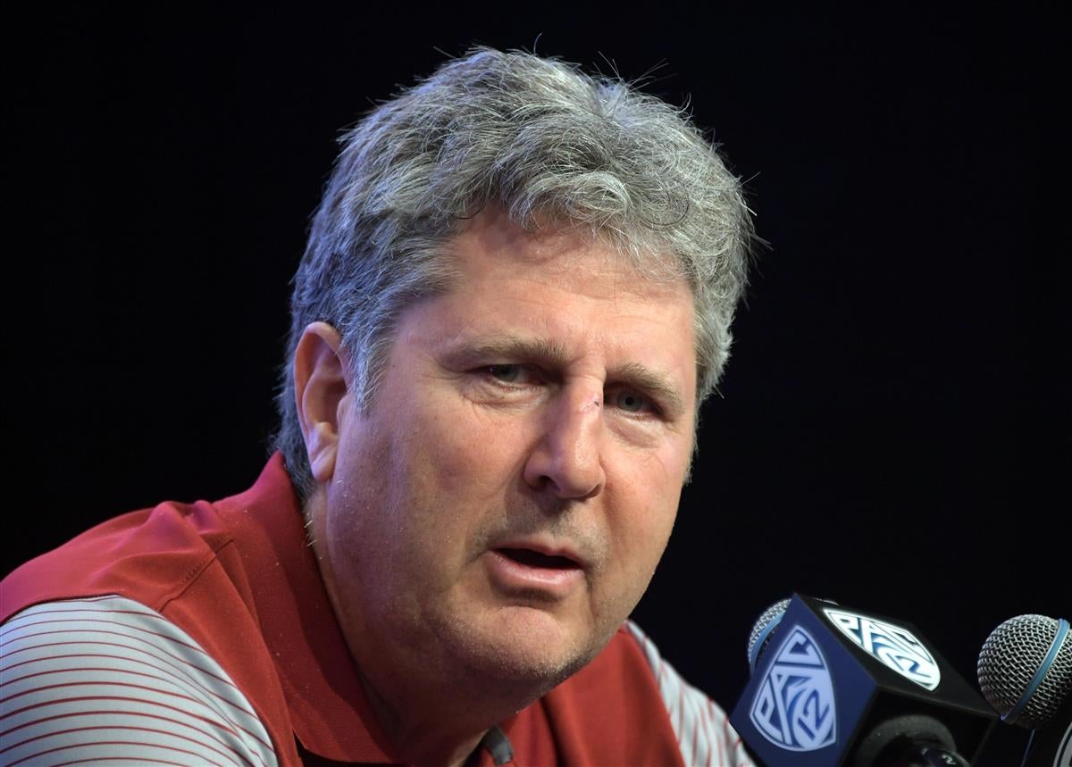 WATCH Mike Leach try and understand Pokemon Go