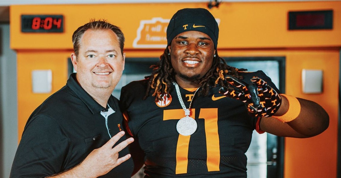 Back-to-back commitments help Vols make big move in team recruiting rankings