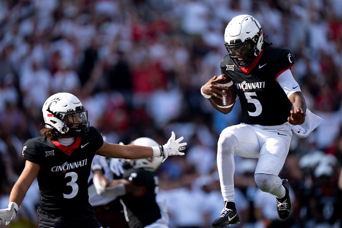RECAP: Cincinnati steamrolls EKU, 66-13
