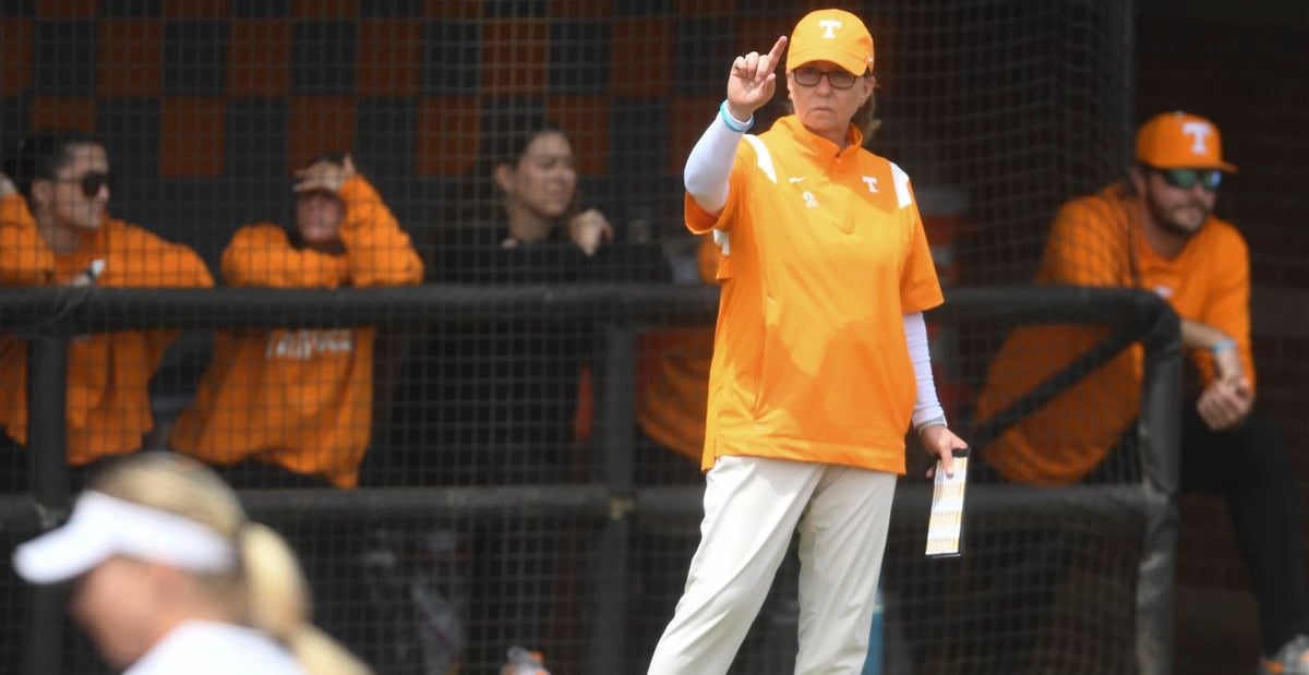 Lady Vols softball ties program record at 24-0