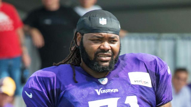 Minnesota Vikings right tackle Phil Loadholt happy to fly under the radar –  Twin Cities