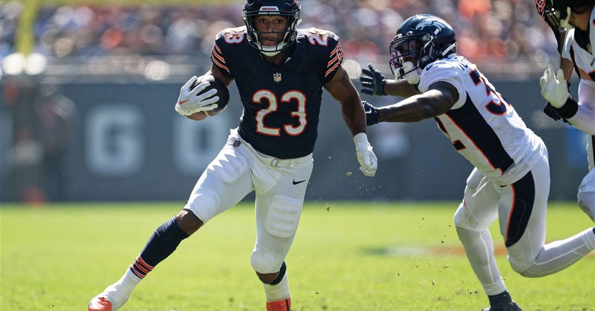 Halas Hall Notebook 9/25 Roschon Johnson getting extended look