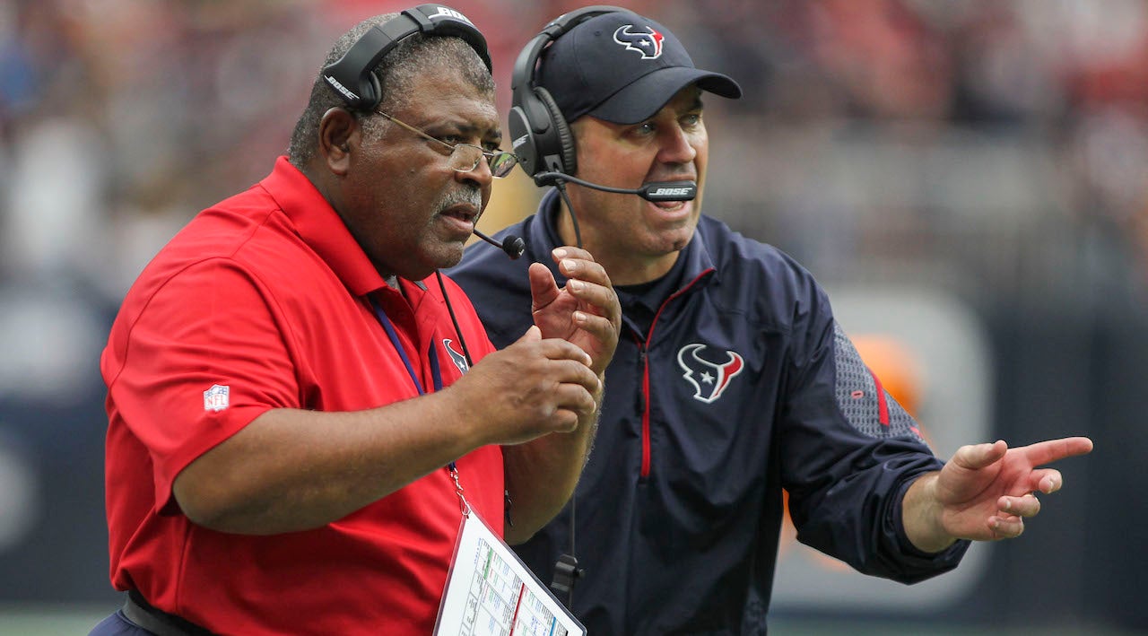 Romeo Crennel Staying as Assistant Head Coach