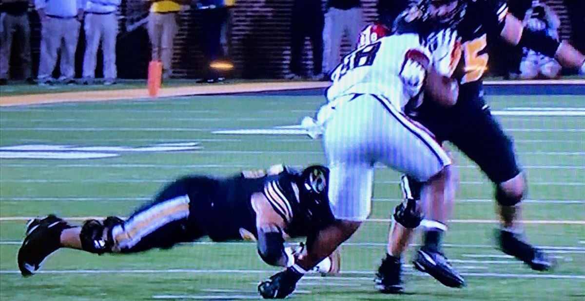 Jalen Carter injury: Georgia star DL hurt against Missouri after  questionable block