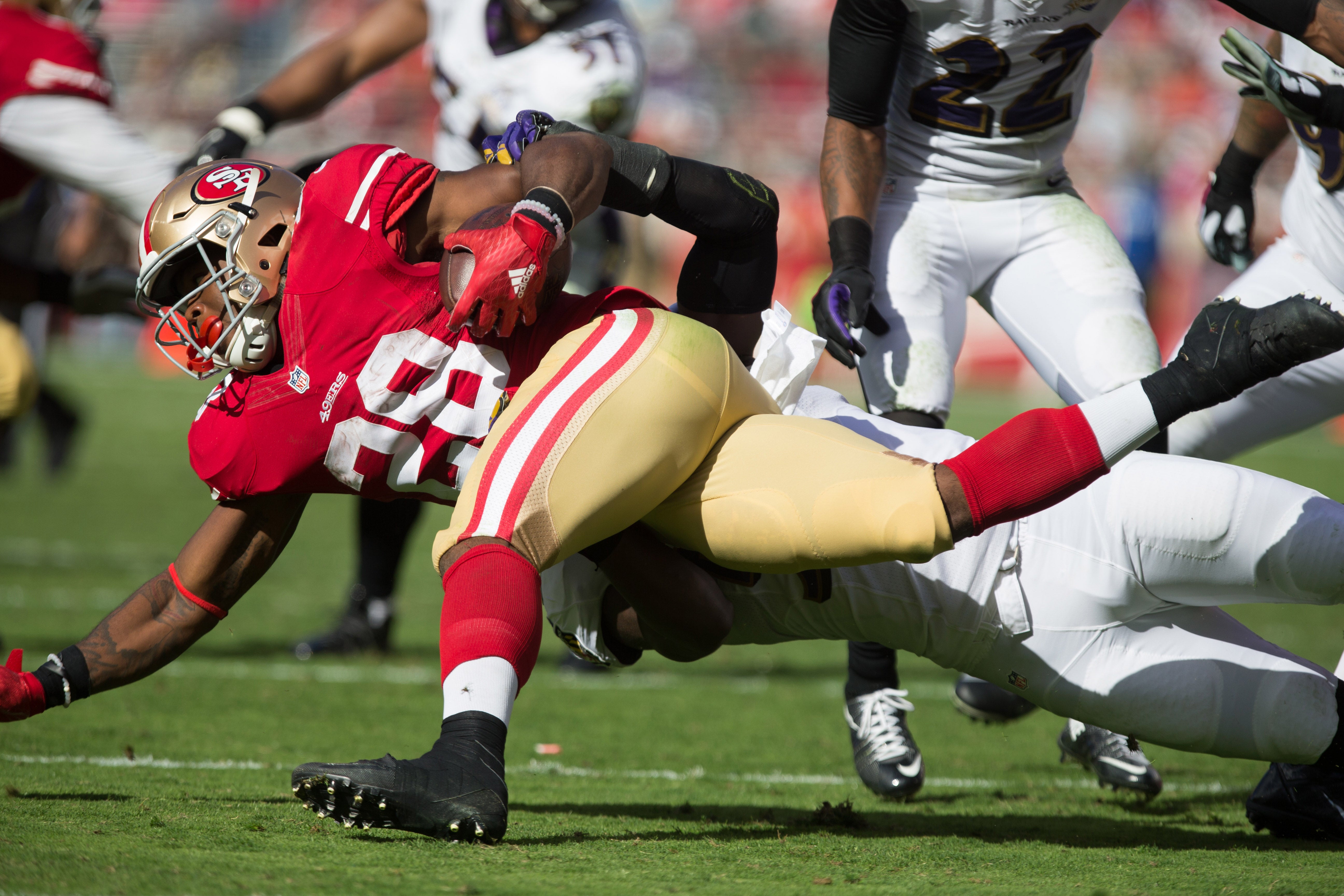 Carlos Hyde Injury: Updates on 49ers RB's Shoulder and Return