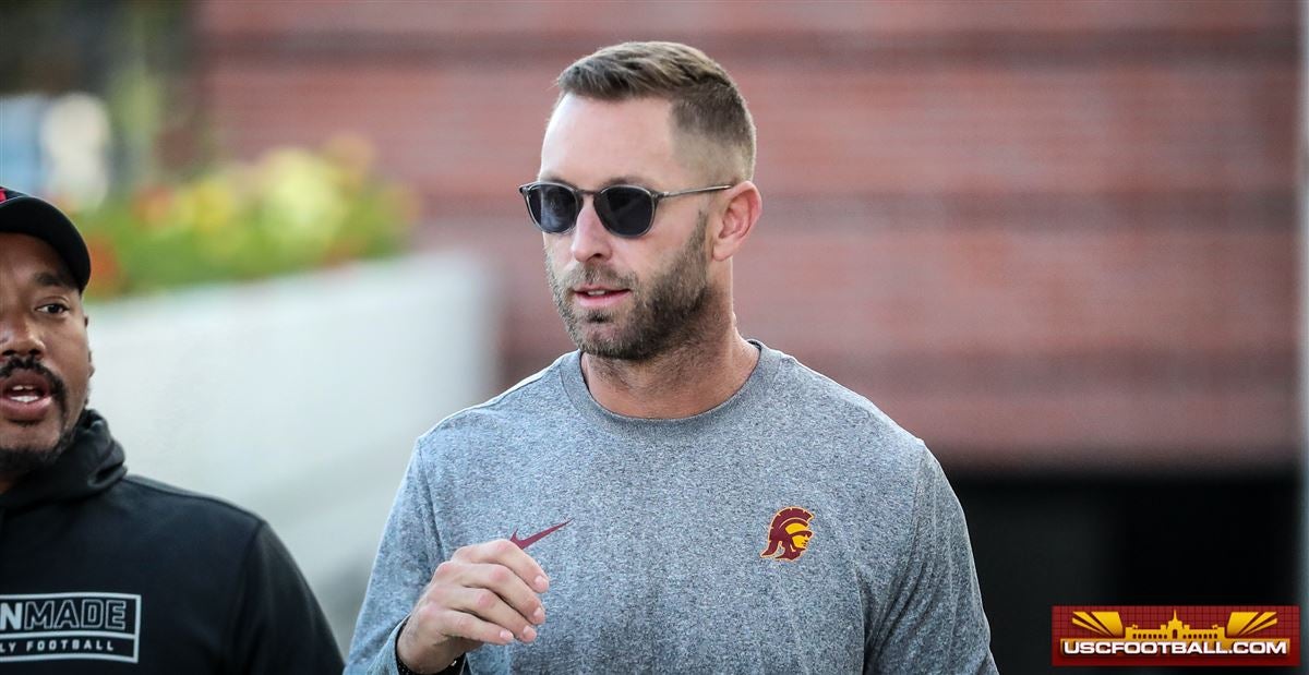 Kliff Kingsbury joins USC staff as senior offensive analyst