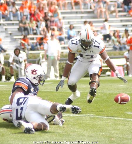 Former Auburn linebacker and BCS champ Josh Bynes adds Super Bowl ring to  collection