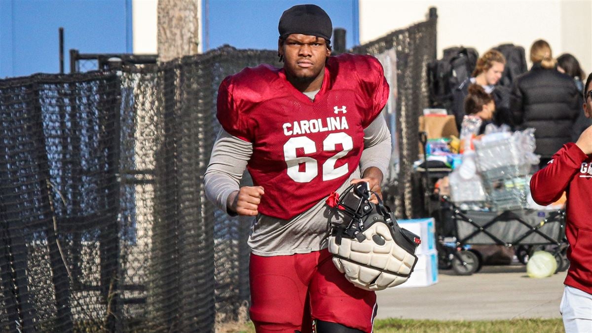 Gamecocks turning the page at right tackle - Vimarsana News