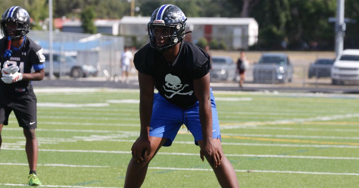 Florida LB has Louisville on top after official visit
