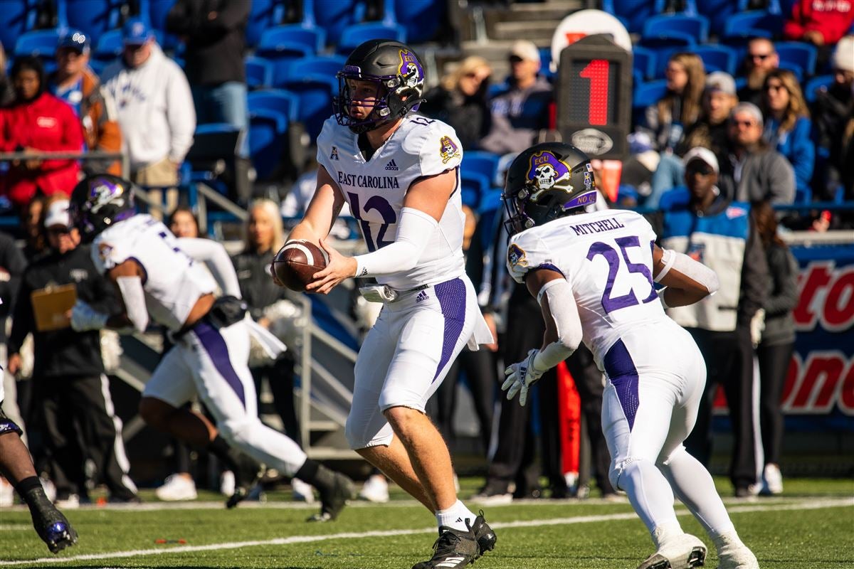 ECU breaks up conversion pass to win in overtime vs. Memphis