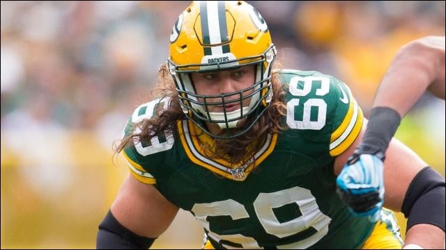 Packers LT David Bakhtiari suffers torn ACL