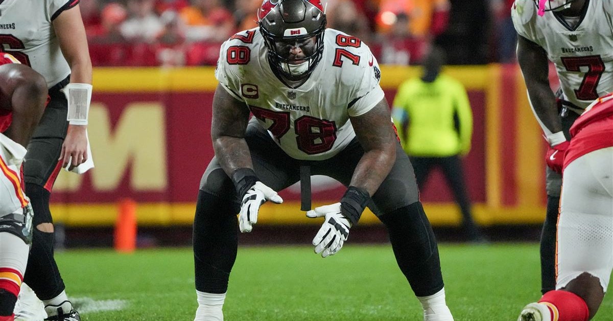 Iowa Football: Five former Hawkeyes named to NFL's top 100 players list by CBS