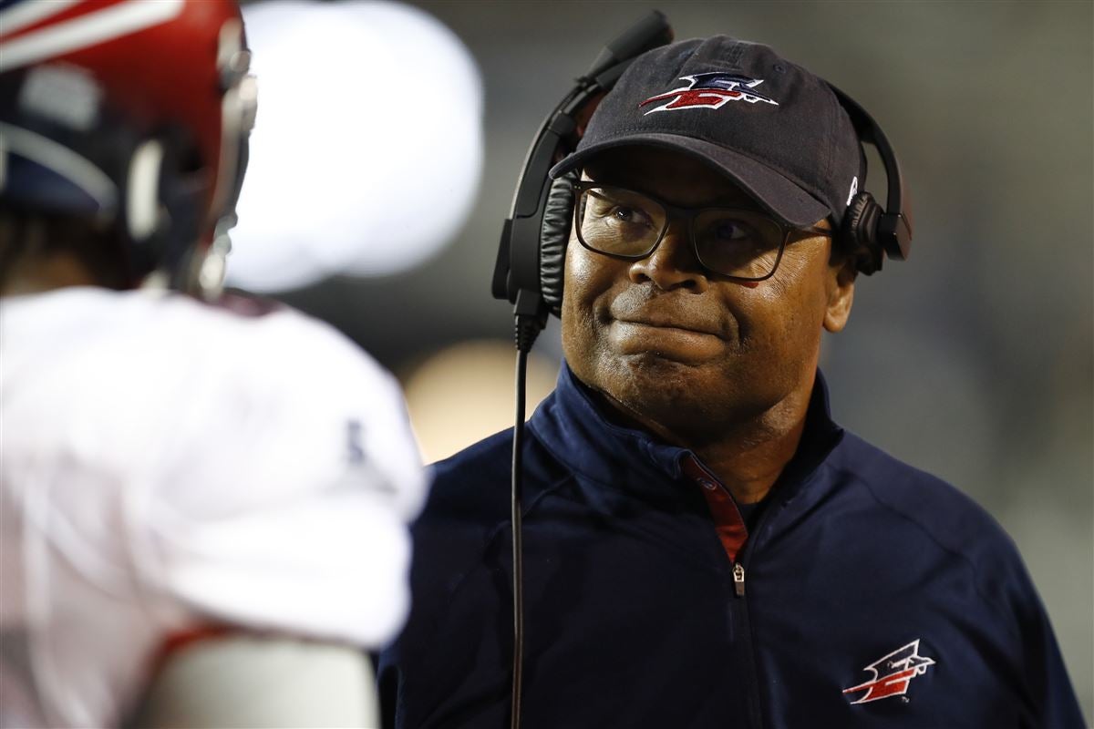 Ex-49ers Coach Mike Singletary Steps Down As High School Coach After Going  1-21 In Two Seasons