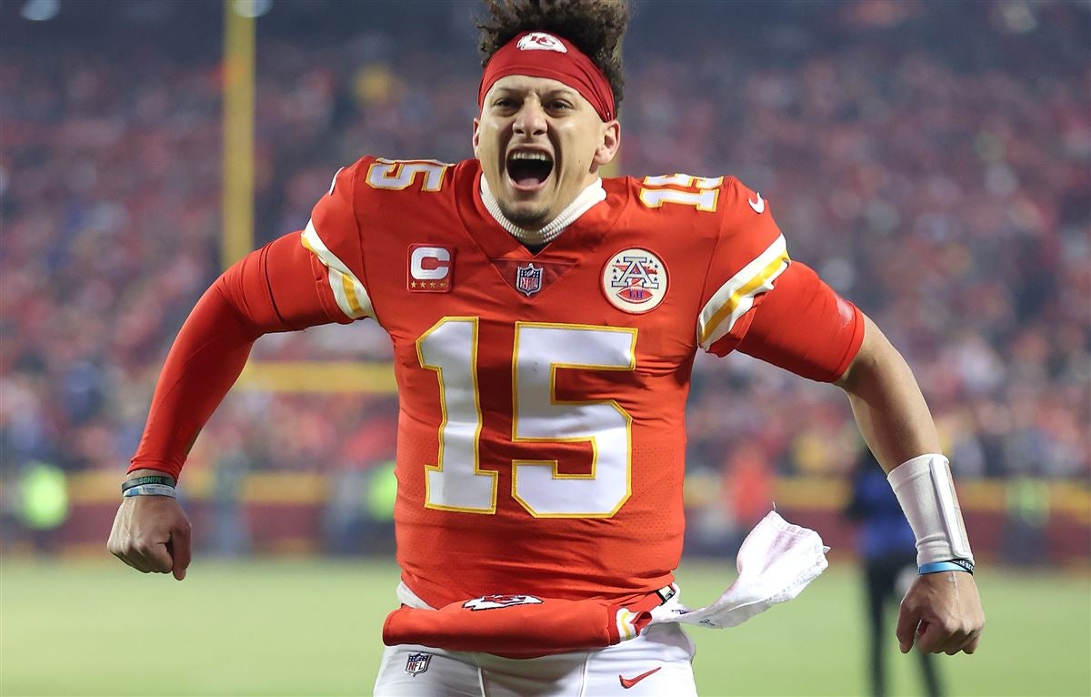 Patrick Mahomes responds to Joe Burrow's comment comparing Arrowhead  Stadium to road games in SEC