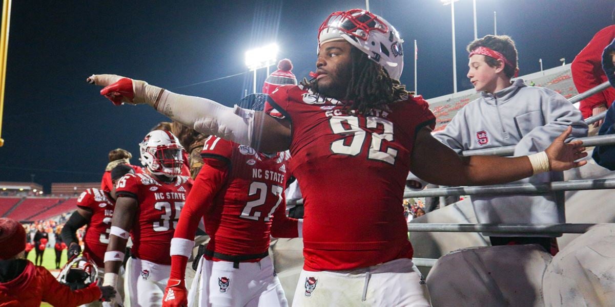 Tennessee Titans rookie Larrell Murchison, former NC State standout,  brightens Bladen County hometown ahead of Christmas