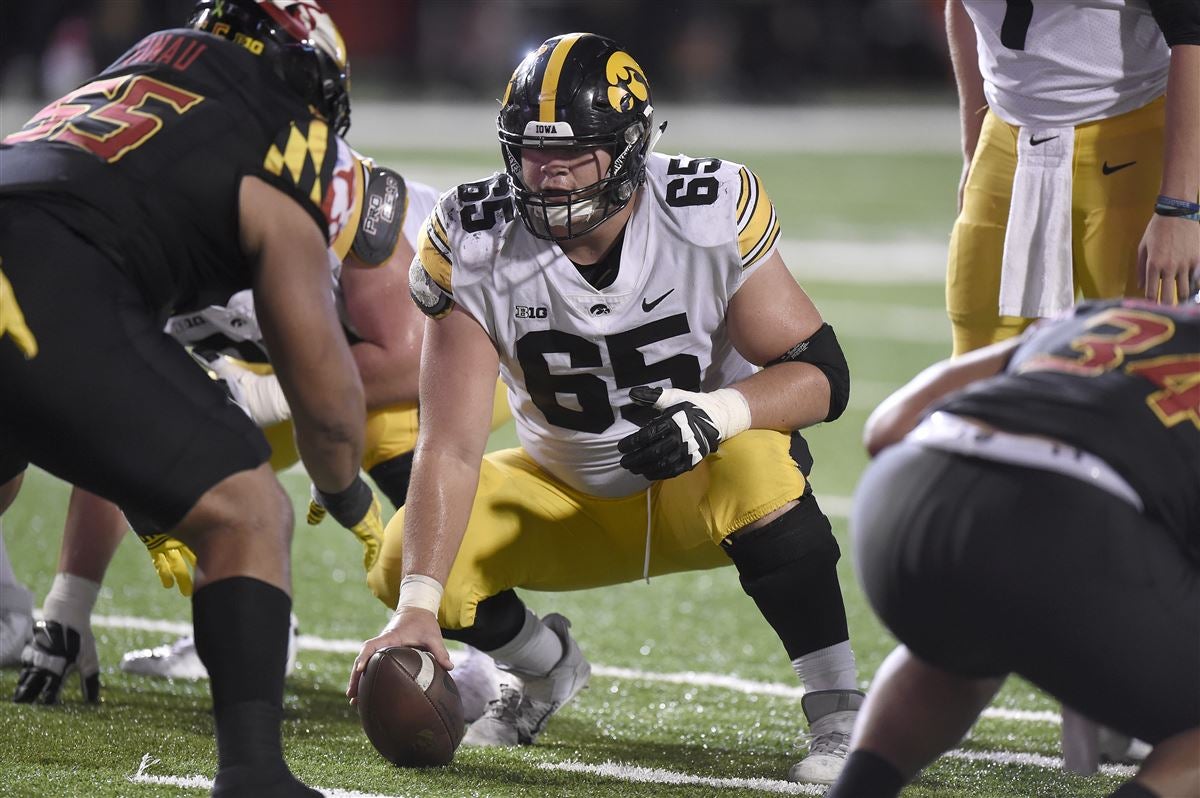 Tyler Linderbaum has been named to the Outland Trophy Watch List