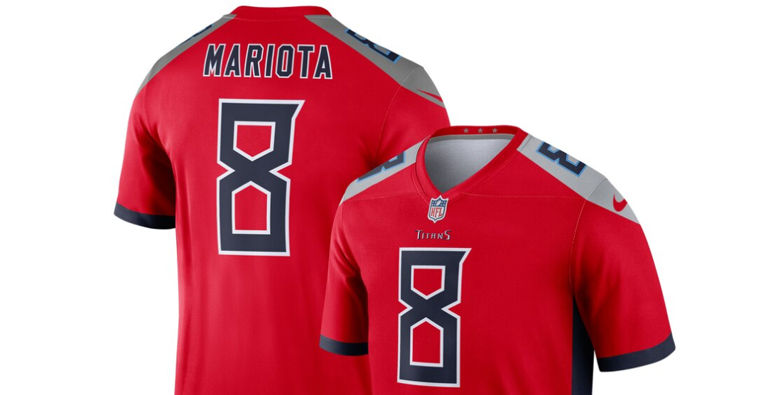 Escribir Elegibilidad Torneado NFL releases Tennessee Titans inverted red jersey