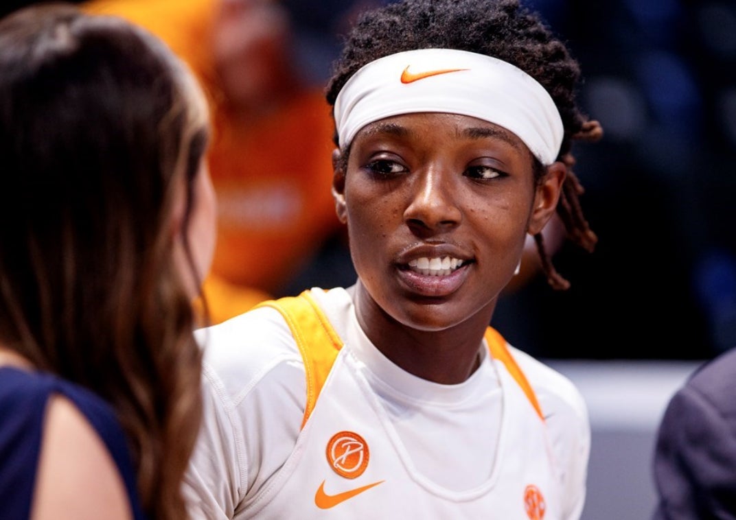 Rennia Davis tops 1,000 career points in win over CSU