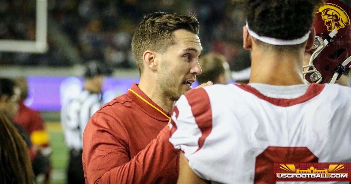 USC TE Coach defends offense, focuses on longterm development