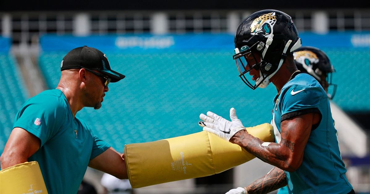 Texas Longhorns hiring Jacksonville Jaguars wide receivers coach Chris