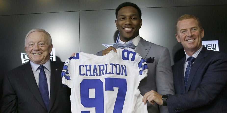 November 05, 2018:.Dallas Cowboys defensive end Taco Charlton (97