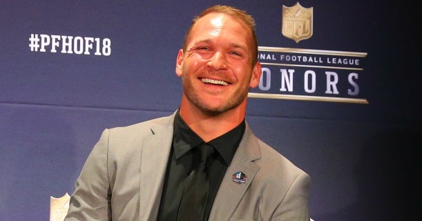 LOOK: Brian Urlacher's Hall of Fame bust is nearing its finish
