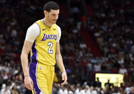 Luke Walton on Lonzo Ball's knee injury: 'Don't expect him back soon' -  Silver Screen and Roll