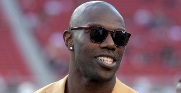 Terrell Owens receives Hall of Fame ring, unveils bust at 49ers