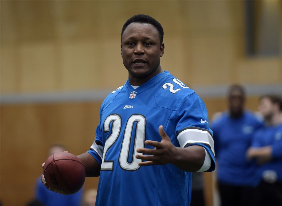 Detroit Lions Hire Hall of Fame Running Back Barry Sanders as Team  Ambassador - Pistols Firing