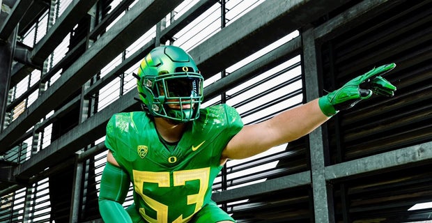Oregon unveils feathery new uniforms for 2016 season - Footballscoop