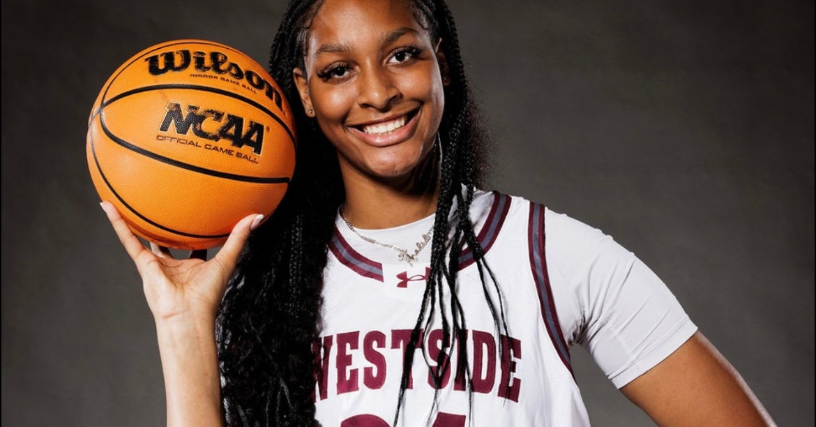 Four-star center Khalia Hartwell down to three schools, sets official visits