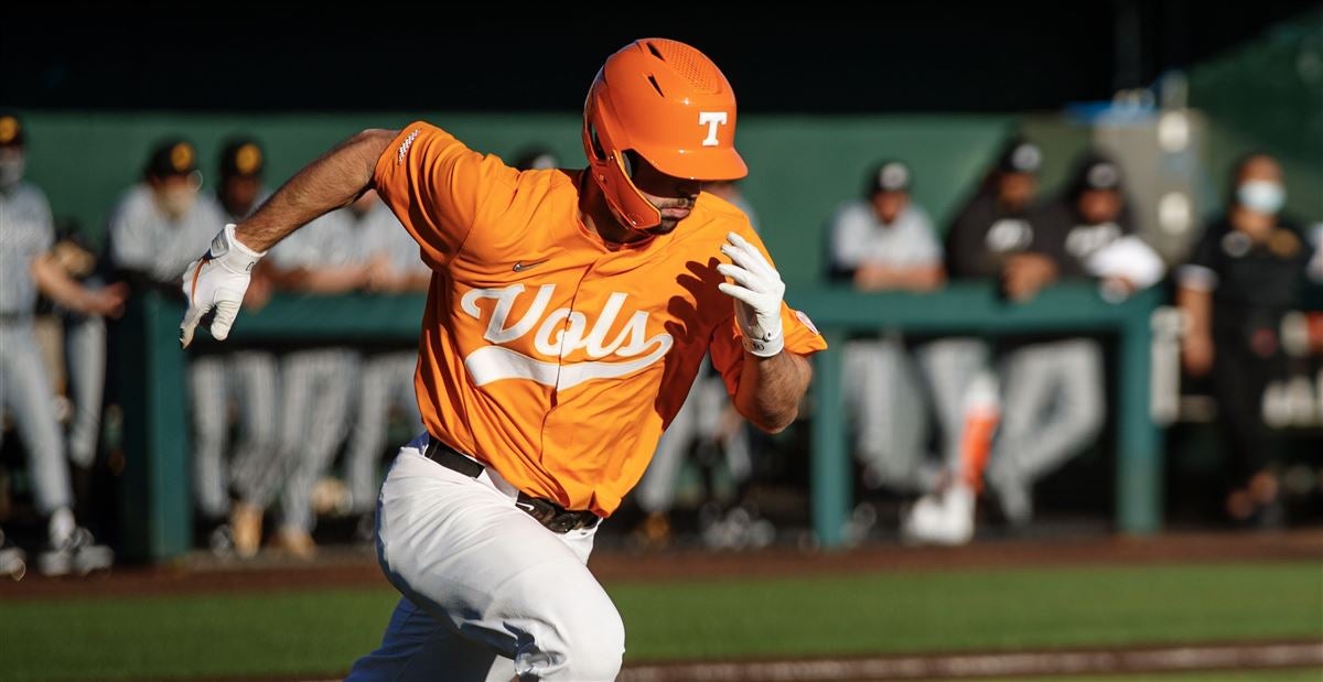 Tennessee baseball clinches the SEC East title for the second straight  season