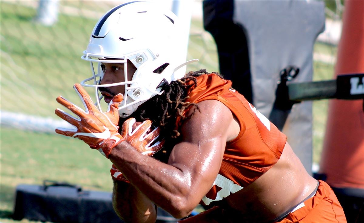 Texas Football: Keaontay Ingram, Kirk Johnson both injured in fall camp