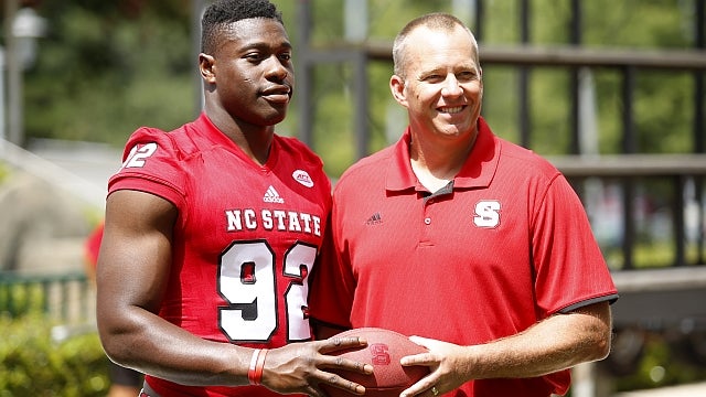 RALEIGH, NC - SEPTEMBER 09: North Carolina State Wolfpack linebacker Caden  Fordham (10) lines up on defense during a college football game against the  Notre Dame Fighting Irish on September 09, 2023