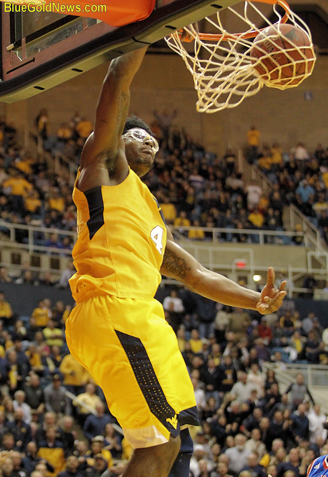 West Virginia vs. Maryland: Devin Williams dunk 