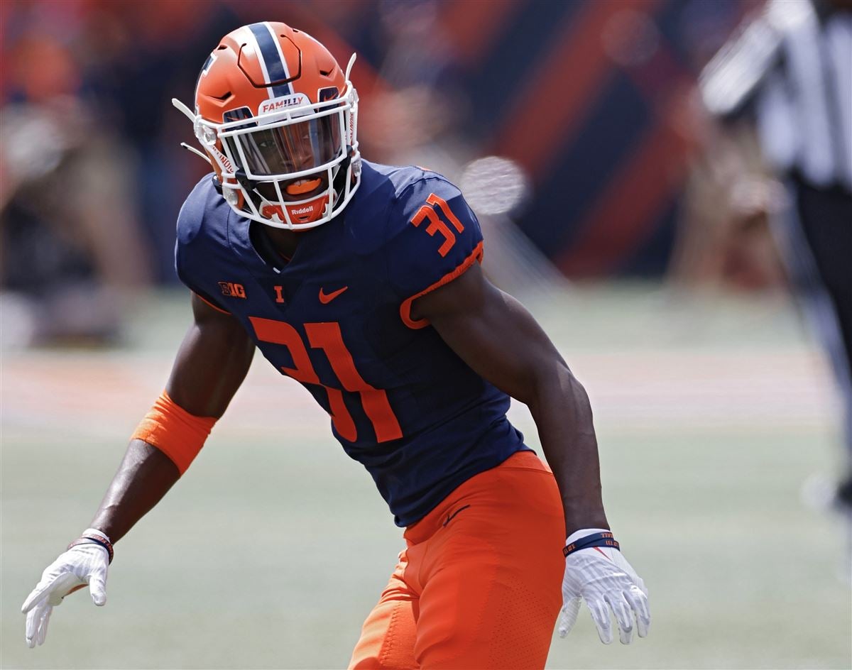 Seahawks pull shocker, take Illinois CB Devon Witherspoon at No. 5