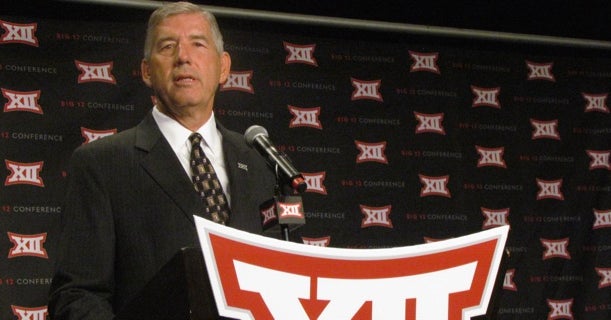 Bob Bowlsby says it's 'not unreasonable' to expect full stadiums in 2021