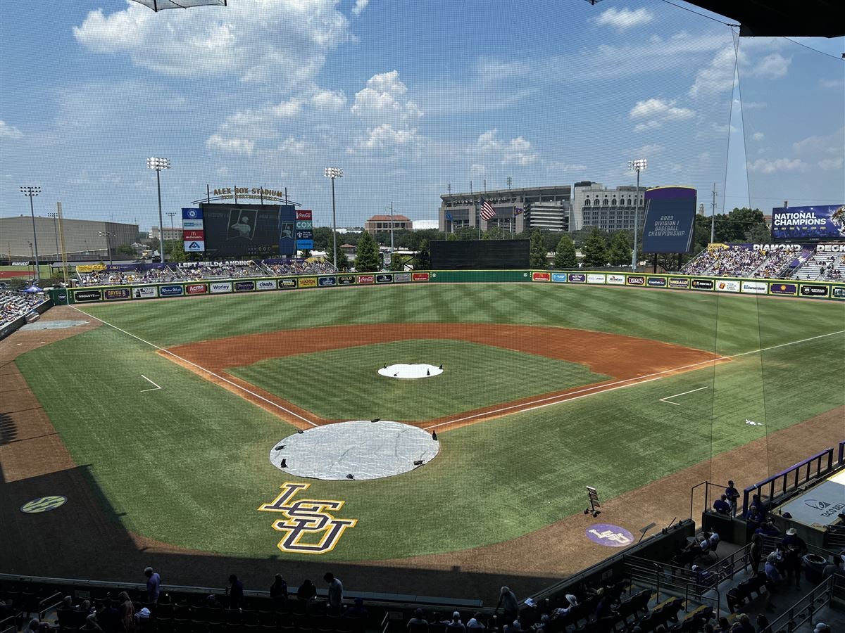 LSUKentucky super regional enters weather delay