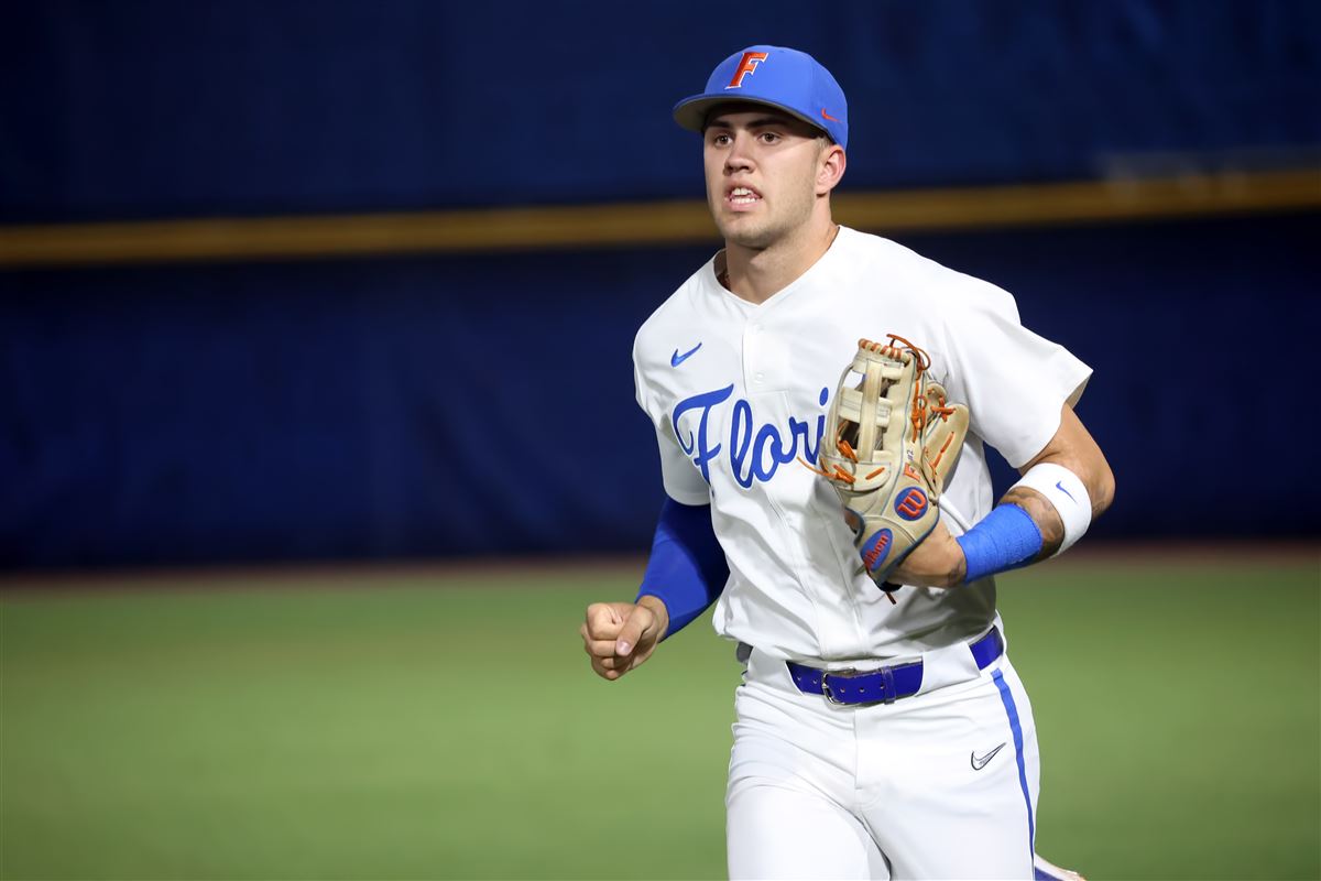 Florida sets College World Series record for runs with 24-4 win